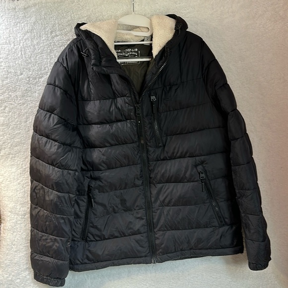 Levi's Other - Levi’s Men’s Black Puffer Coat Size Medium